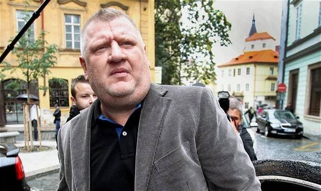 Rittig žádá od Zaorálka omluvu a sto tisíc za „lupiče“. U soudu nebyl