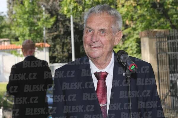 Kdo je nová žena Klausova syna? O 17 let mladší Lucka z »kanclu«