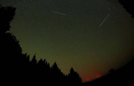 Meteor trails across the sky