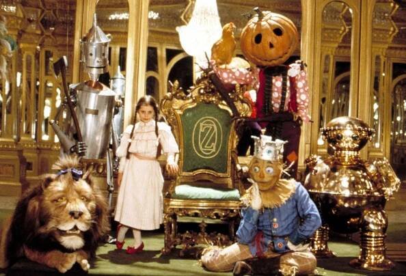 Cowardly Lion, Tin Man, Dorothy (Fairuza Balk), Bellina the hen, Jack Pumpkinhead, Scarecrow & Tik Tok in RETURN TO OZ, 1985.