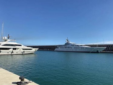 Yacht berth 50 meter in Marina Vela