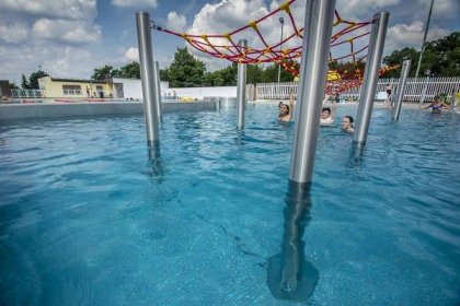 Koupaliště a venkovní bazén | Areál Pražačka