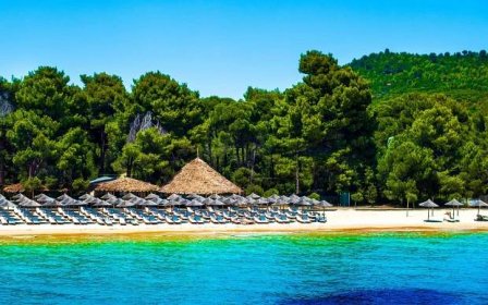 Ostrov Skiathos láká na dovolenou u krásných pláží.