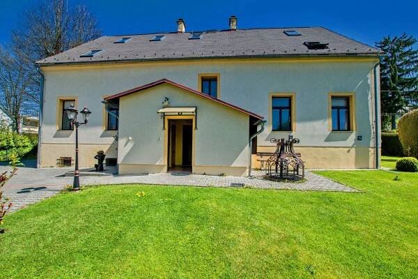 Bytový dům Liberec Vesec - Jsem privátní realitní specialista v oblasti zprostředkování prodeje a pronájmu nemovitostí
