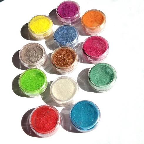 Pearlescent Mica Pigment Powder: 12 Color Shimmery Resin Craft Kit