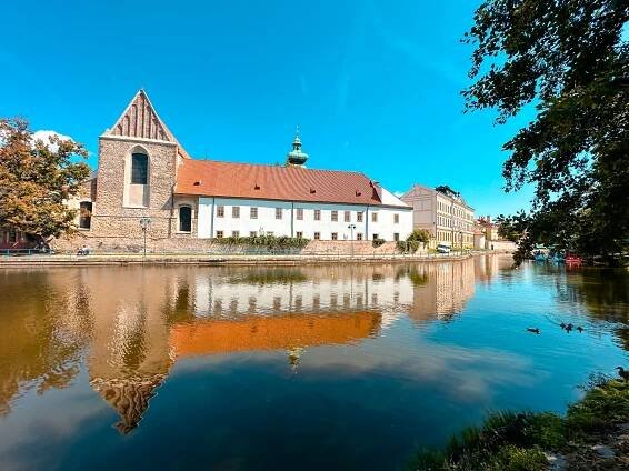 České město, ve kterém by chtěl žít každý. Ani na výlet ale není k zahození