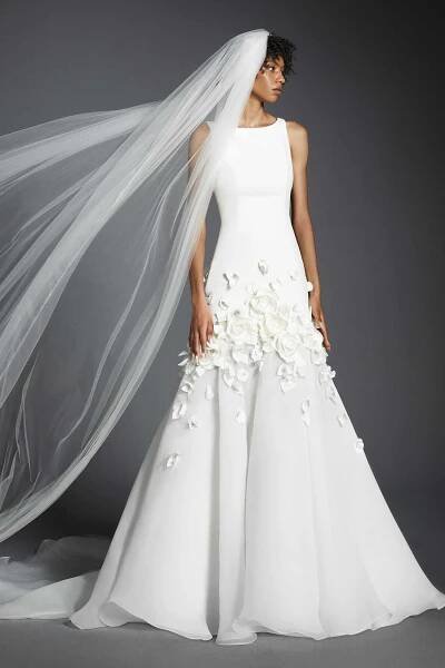 White Floral Full Length Sleeveless Wedding Dress With Veil
