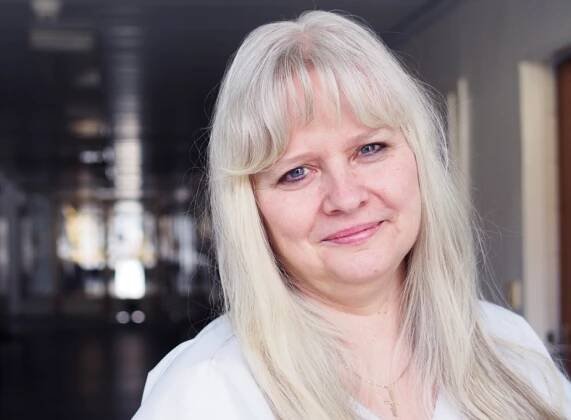 Osmiletá holčička přežila dvě chladné noci v lese: záchranáři prozradili, v jakém je stavu a lékaři řekli, jak se jí to