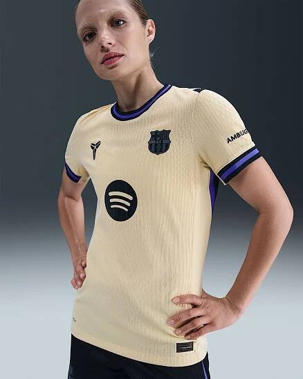 Dámský autentický zápasový/venkovní fotbalový dres Kobe Dri-FIT ADV FC Barcelona 2025/26 - Team Gold/Team Gold/Persian Violet/Černá