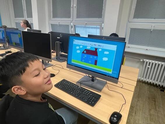 Informatika ve čtvrtých třídách: První pololetí plné objevování – ZŠ 13 Plzeň