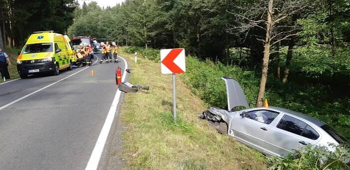 Při vážné nehodě na Bruntálsku bylo zraněno pět lidí