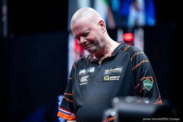 „Většina lidí mě už ani nepoznává“ – Raymond van Barneveld vnímá odklon pozornosti k nové generaci