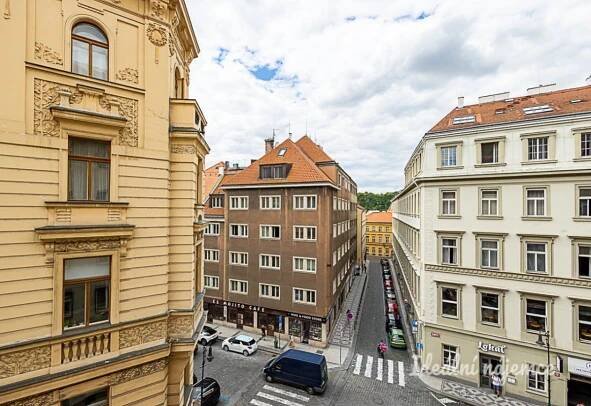Pronájem bytu 1+kk, Dlouhá, Staré Město, 19900 Kč/měs, 30 m2