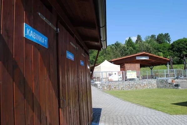 Koupaliště ve Větřní a Kaplici zahájila sezónu. Velešín je bude brzy následovat