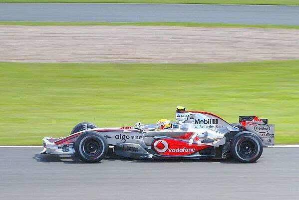 Soubor:Lewis Hamilton 2007 Britain.jpg – Wikipedie