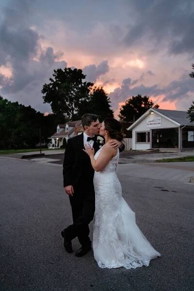 8th & Main Kansas City Wedding - Hey Mitchells! | Hey Tay