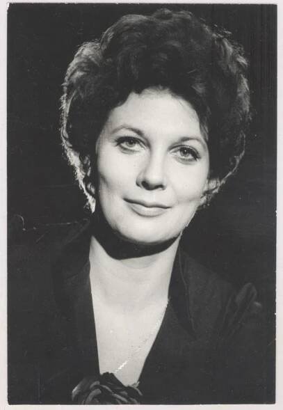 Laďka Kozderková herečka autogram na fotografii dat. 1985 - Ostatní sběratelské předměty