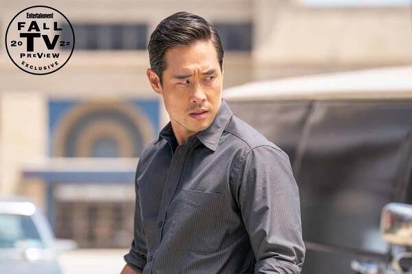 Raymond Lee says to expect 'pure action' from the new 'Quantum Leap'