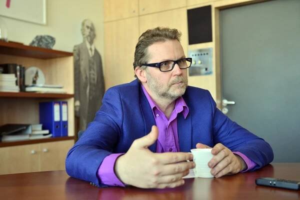 Dějiny se používají jako klacek, říká historik Michal Stehlík