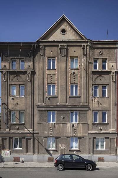 Soubor nájemních domů Lidového stavebního a bytového družstva v Plzni | Objekty | Plzeňský architektonický manuál