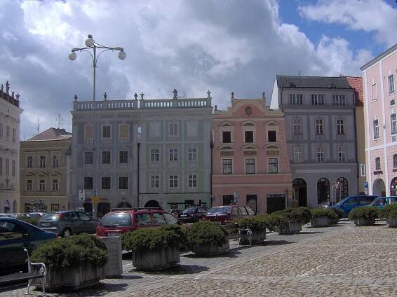Soubor:Jindrichuv Hradec-square4.JPG – Wikipedie