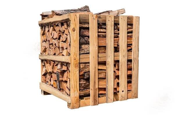 Dřevo na uzení třešeň - rovnané v bedně
