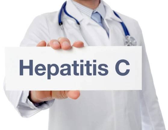 Hepatitida C: příznaky a léčba, jak se přenáší?