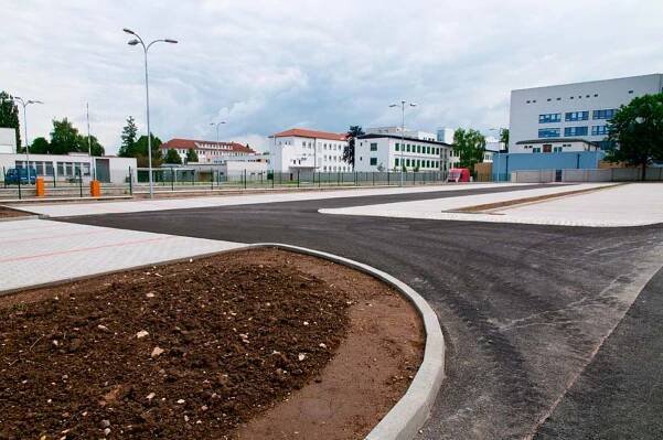 Nemocnice České Budějovice – zaměstnanecké parkoviště, komunikace