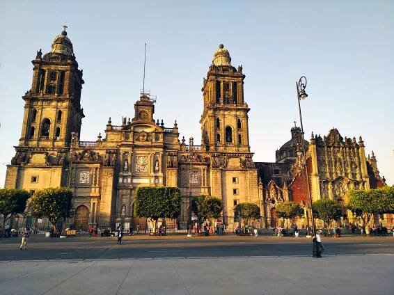 Čo má spoločné Mexico City s Európou? - Túlavé tenisky