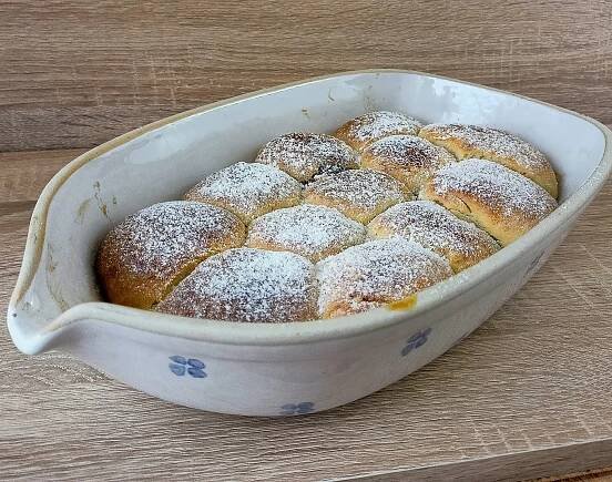 České buchty s povidly - fotografie 1 - TopRecepty.cz