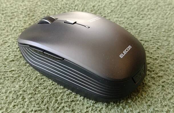 ELECOM ワイヤレスマウス(BlueLED)をおすすめしたいので紹介。(型式M-BL21DBSK)