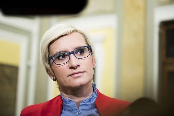 Ministryně obrany za ANO Karla Šlechtová | iROZHLAS - spolehlivé zprávy