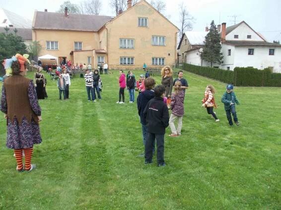 Rok 2013 - Slet čarodějnic - Oficiální stránky Obce Jezdkovice