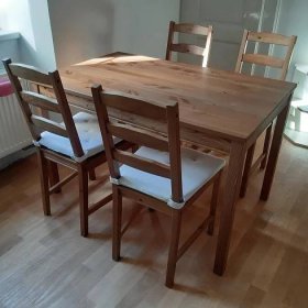 Jídelní stůl a 4 židle IKEA set Jokkmokk vč. podsedáků - Nábytek
