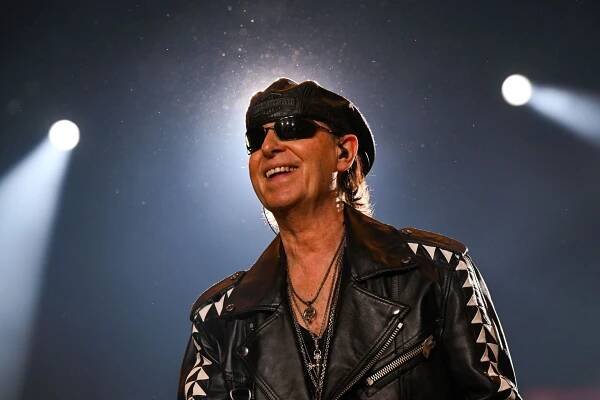 Zpěvákovi i kytaristovi bude 75 let. Přesto Scorpions v Brně nepůsobili unaveně
