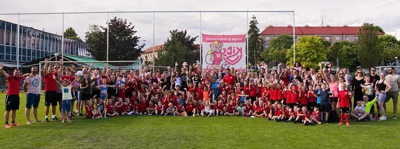 SKVĚLÁ ZPRÁVA| Náš klub FC Slavia HK opět obdržel statut “Klubové akademie Fačr“ pro rok 2025