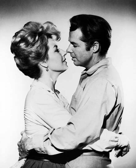 THE QUICK GUN, from left: Merry Anders, Audie Murphy, 1964, qkgun_stl_3_h, Photo by: