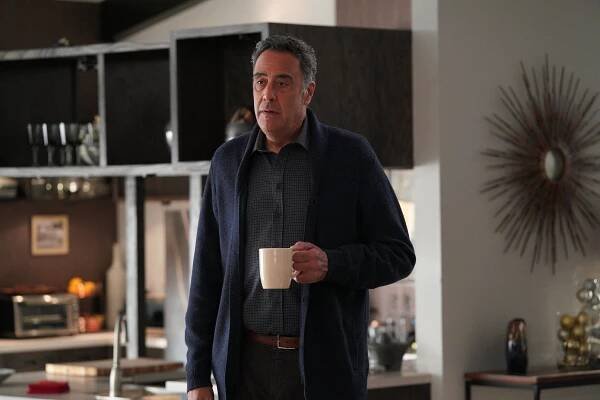 Single Parents - Good Holidays to You - Z filmu - Brad Garrett