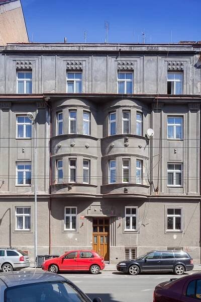 Obytné domy Obecně prospěšného stavebního a bytového družstva v Plzni | Objekty | Plzeňský architektonický manuál