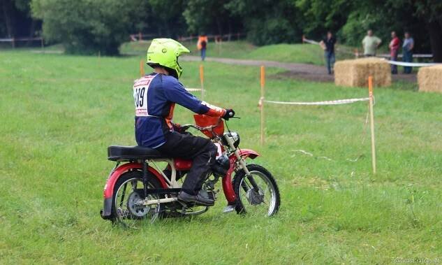 Závody malotraktorů a Fichtl Cup bavily diváky v Nové Vsi u Ivančic