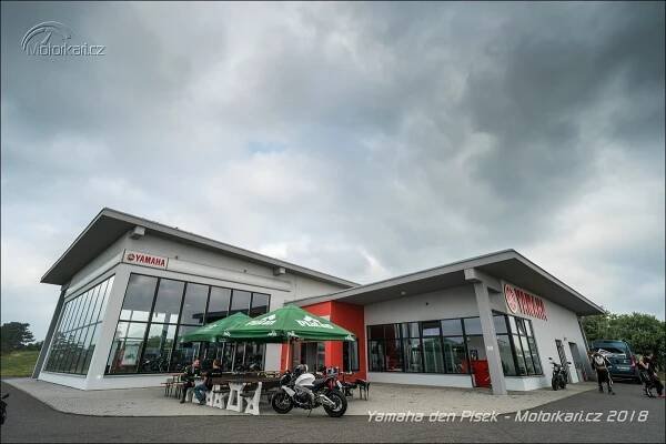 Fotogalerie Yamaha Kabourek slaví 25 let, Tour zavítalo do Písku | Motorkáři.cz