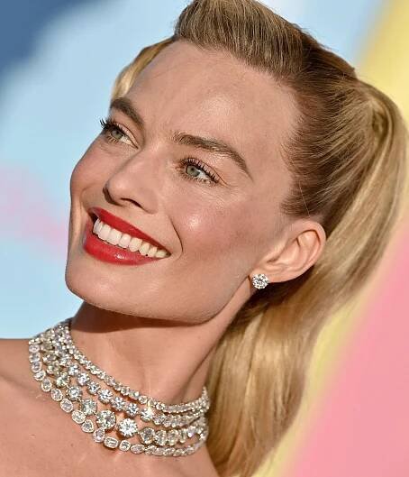 Barbie: How Margot Robbie and the Cast of Barbie Prepped Their Skin for Filming