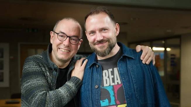 Režisér Svěrák: Kvůli Tmavomodrému světu jsem se učil létat. Mísila se v nás odvaha a drzost | Radiožurnál