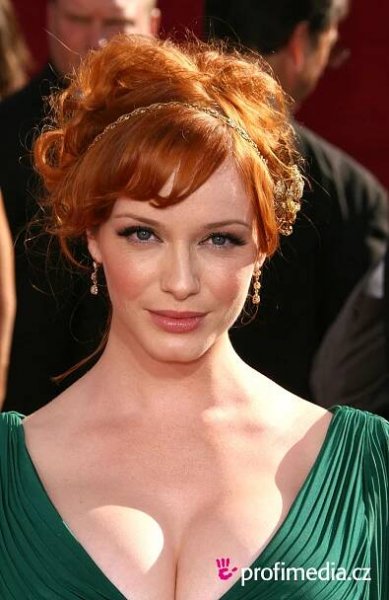 Christina Hendricks - celebrity účes - HappyHair
