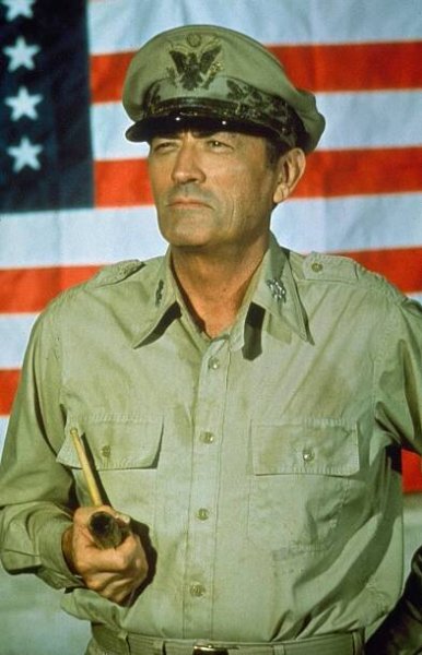 Generál MacArthur (1977)
