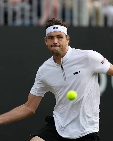 Fritz beats Brooksby to defend Eastbourne title