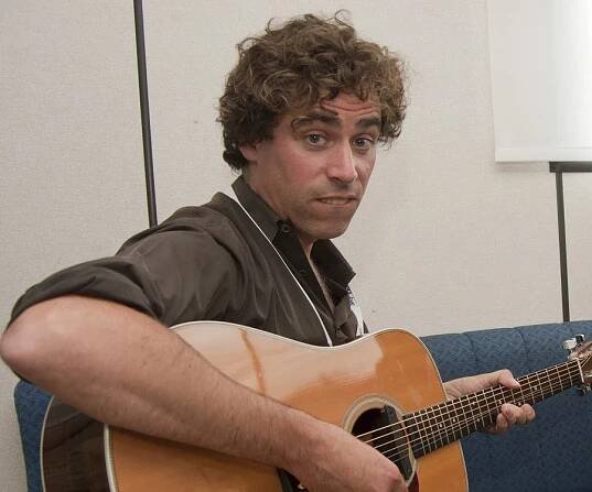 Stephen Mangan