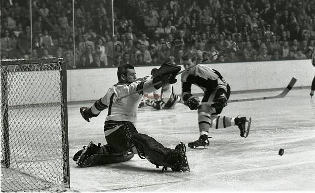 Bobby Orr “Giacomin Big Save” | DGL Sports – Vancouver Sport and Memorabilia