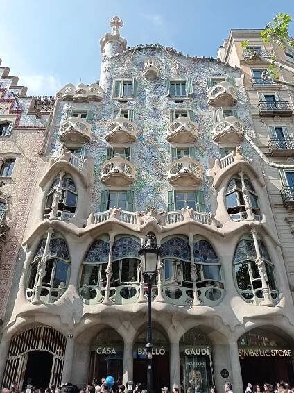 Antoni Gaudí - Wikipedia, la enciclopedia libre