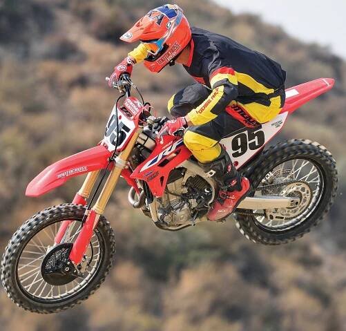 HONDA CRF450 WORKS EDITION VS. SKLADEM HONDA CRF450 - motokrosový akční časopis